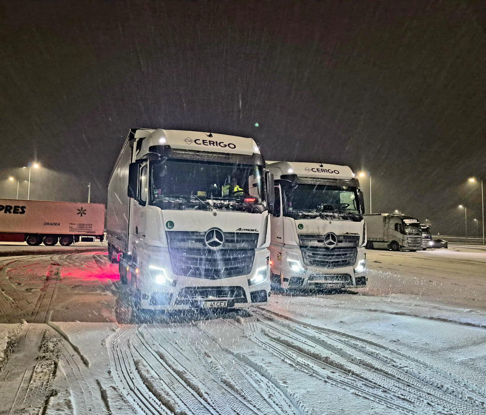 Vehicul transport internațional Cerigo Expres