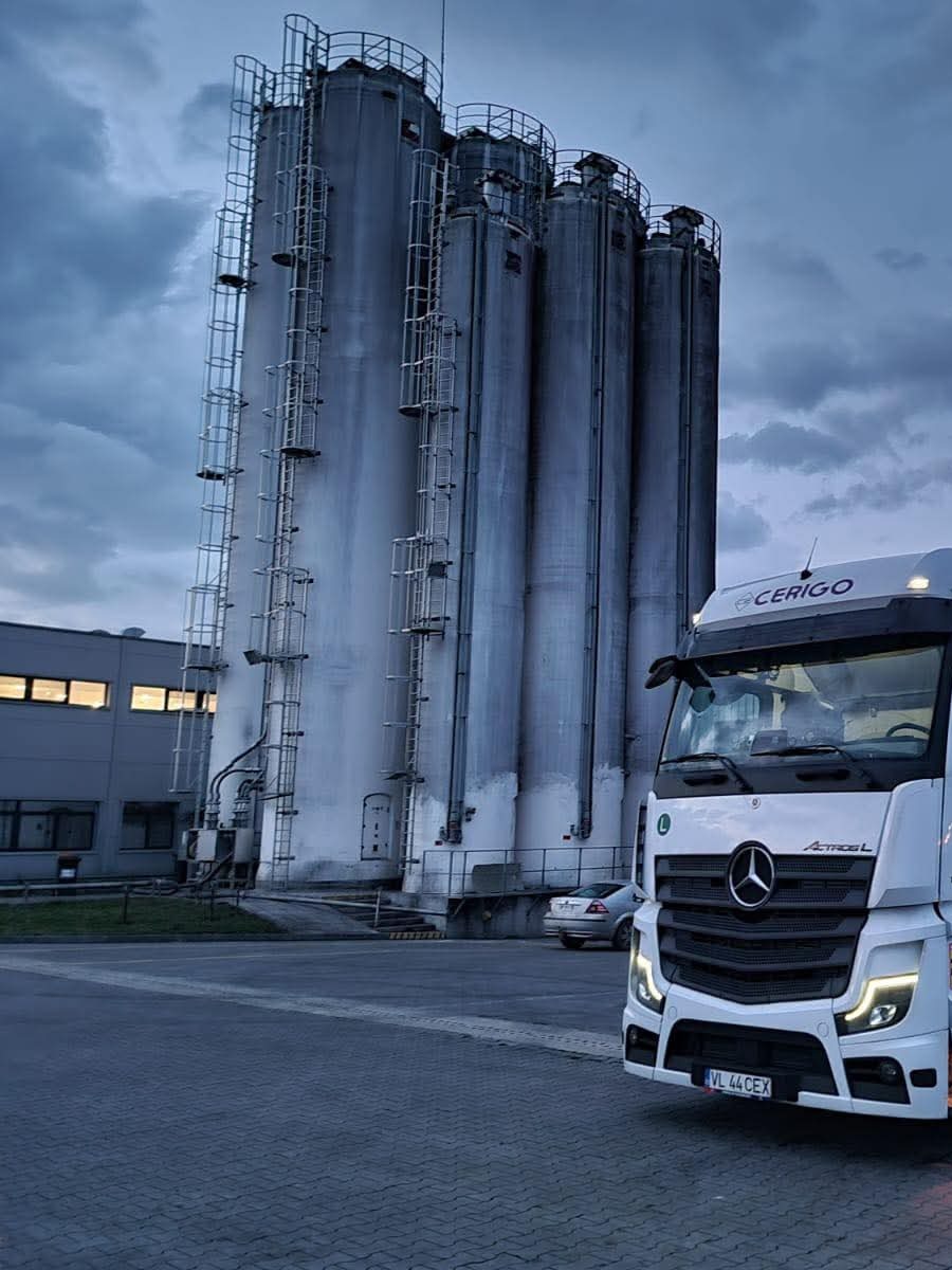 Vehicul transport marfă România Europa